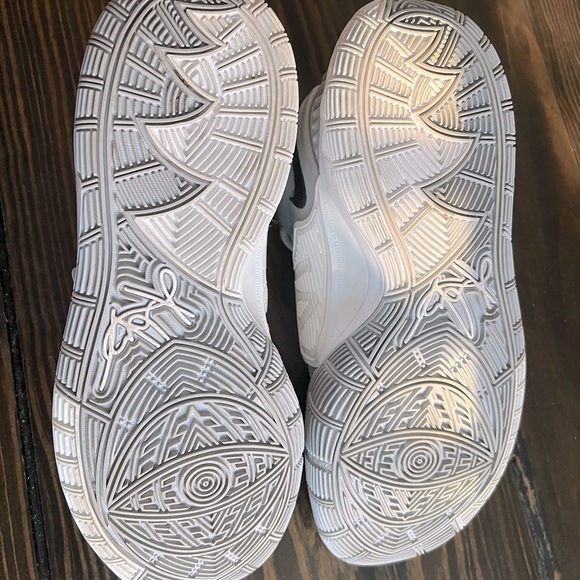 Nike Kyrie 6 Team ‘Wolf Grey’ Size 8 - Picture 3 of 8